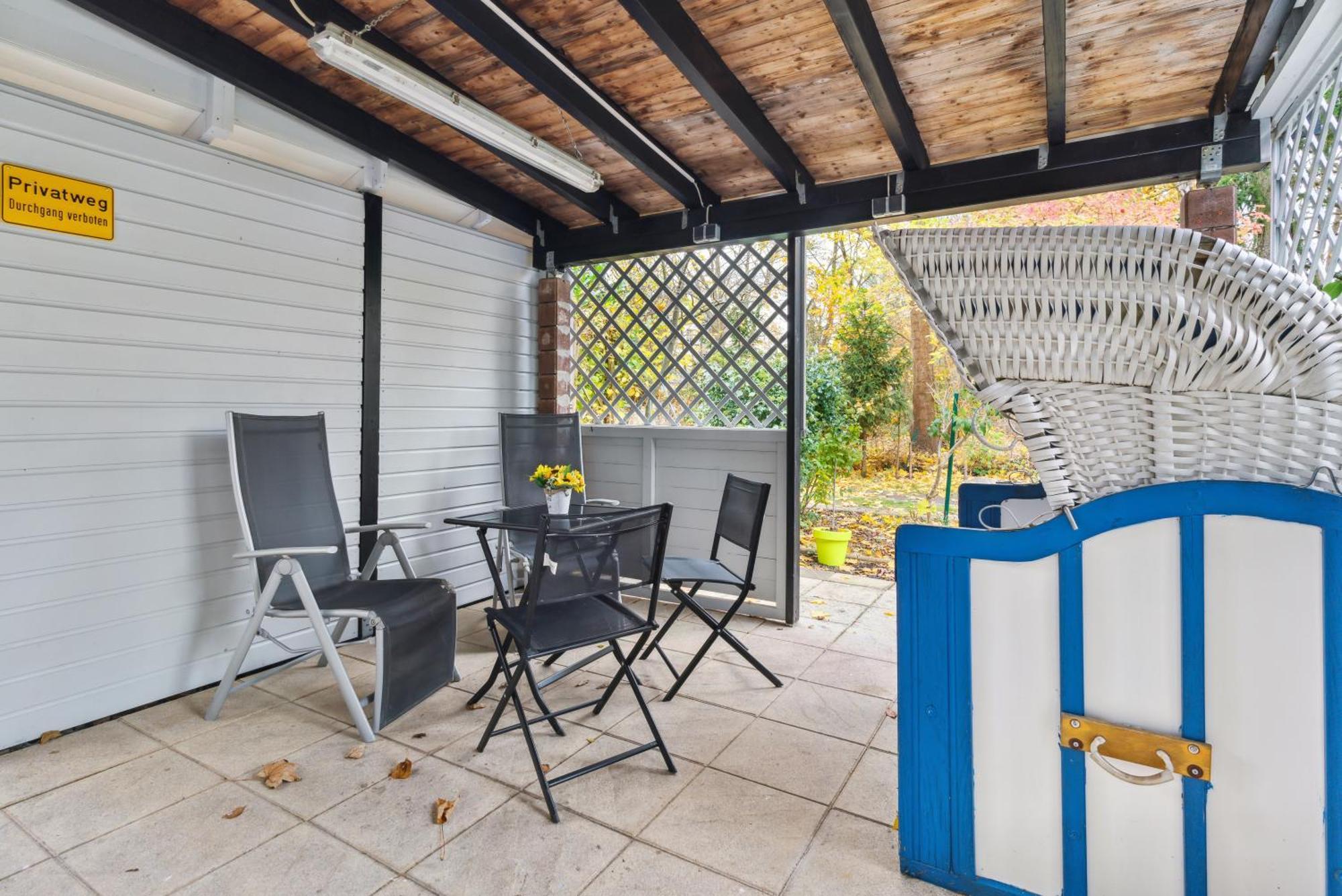 Vorstadtoase Fuer 2 - Netflix, Parkplatz, Naehe Ber, Queensize-Bett Eichwalde Exterior photo