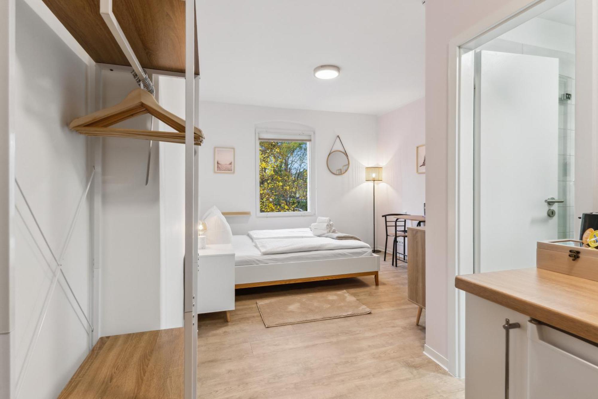 Vorstadtoase Fuer 2 - Netflix, Parkplatz, Naehe Ber, Queensize-Bett Eichwalde Exterior photo